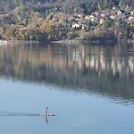 Dom Nad Jeziorem Σαλέ