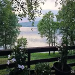 Dom Nad Jeziorem *