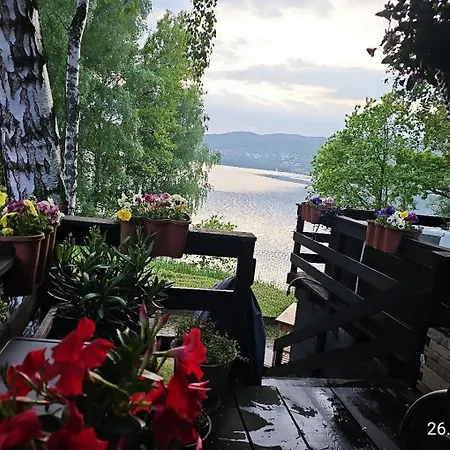 Dom Nad Jeziorem Chalet *