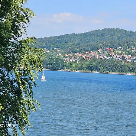 בקתה Dom Nad Jeziorem Żywiec