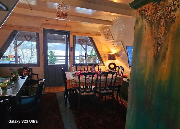 Dom Nad Jeziorem בקתה