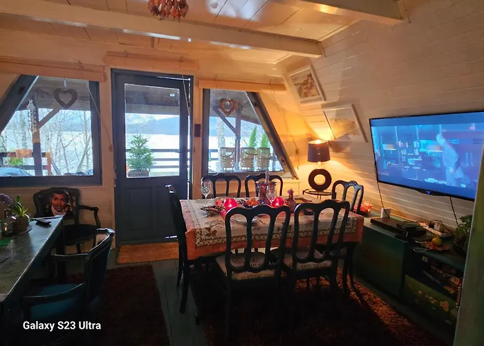 Dom Nad Jeziorem בקתה Żywiec