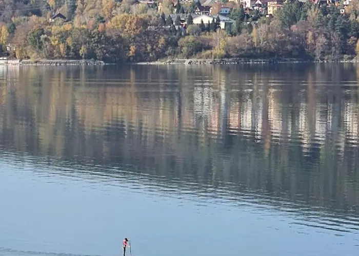 Dom Nad Jeziorem בקתה