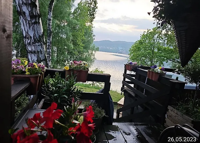 Dom Nad Jeziorem בקתה *