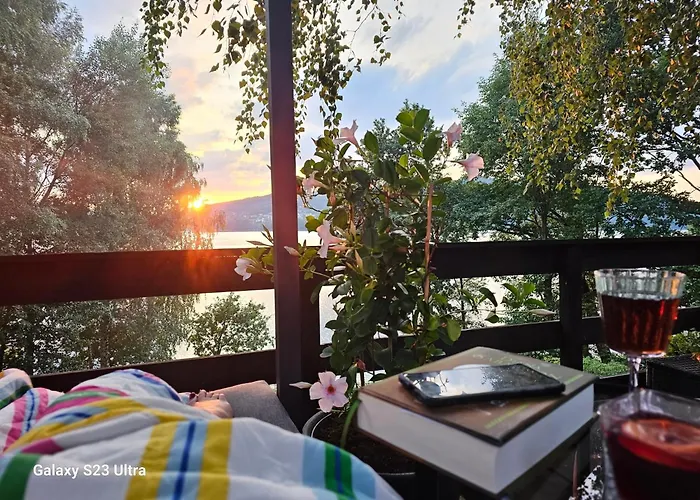 Dom Nad Jeziorem בקתה