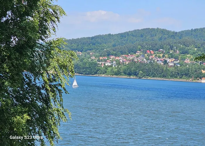 בקתה Dom Nad Jeziorem Żywiec
